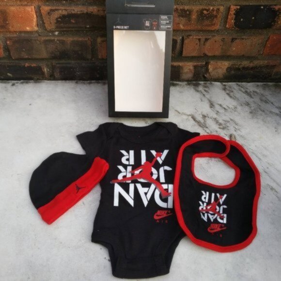 Air Jordan Baby Bodysuit Hat Bib Set Newborn Gift - Picture 2 of 4
